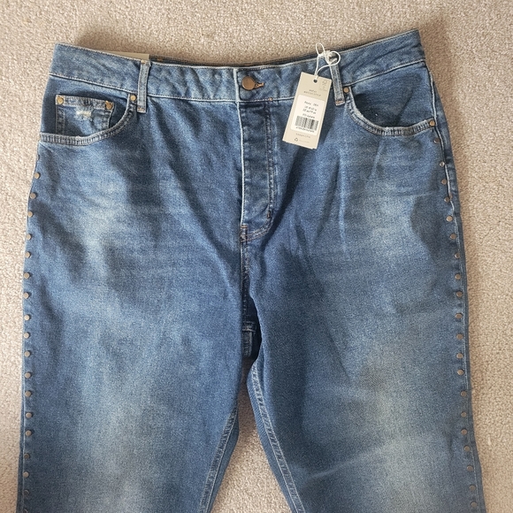 Boden High Rise Relaxed Cropped Straight Leg Raw Hem Studded Jeans Size 16 - Picture 5 of 11
